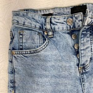 High waisted jeans